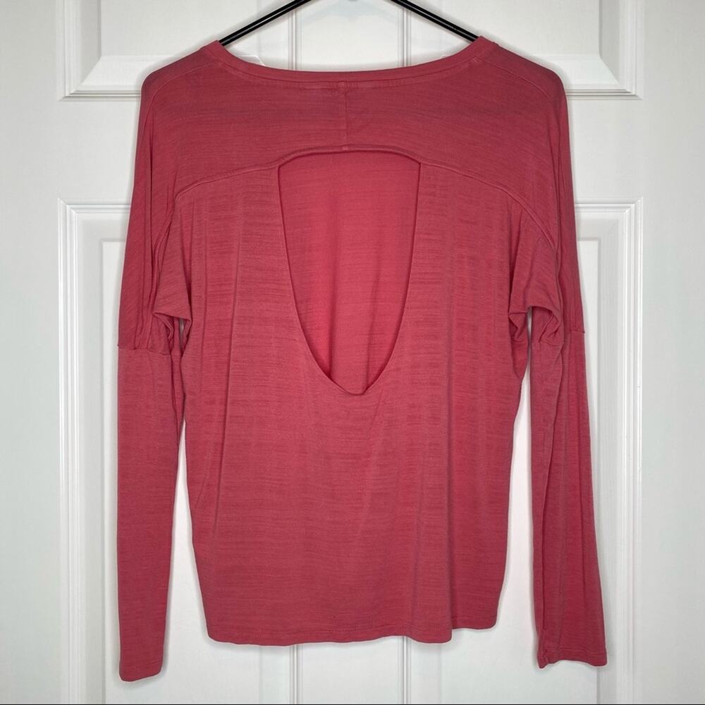 SKECHERS PERFORMANCE Women’s 3/4 Long Sleeve Backless Workout Tee Shirt XS - Picture 8 of 10